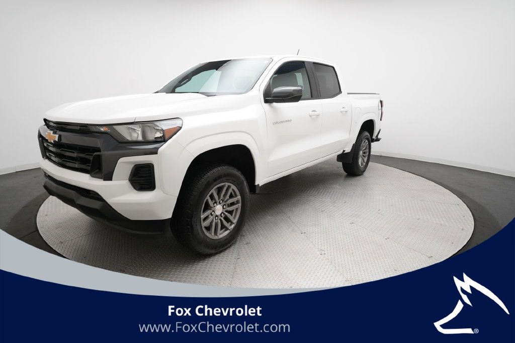 Used 2023 Chevrolet Colorado LT AWD/4WD image 1