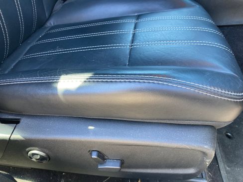 Used 2018 Chrysler 300 S image 13