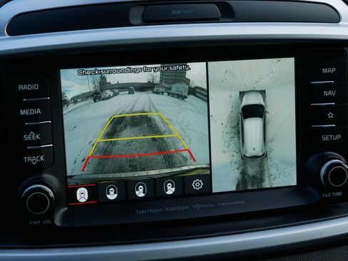 Used 2020 Kia Sorento SX image 27