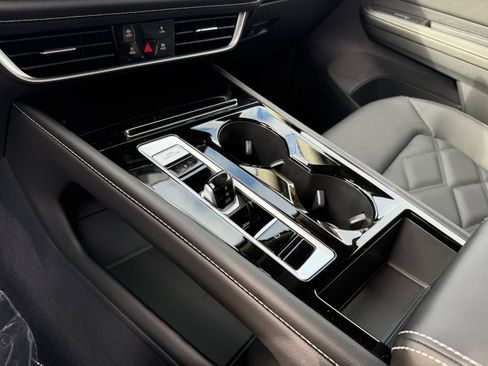 New 2026 Volkswagen Atlas SE image 13