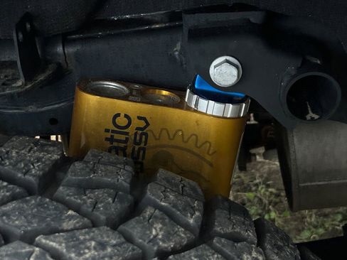 Used 2024 Chevrolet Colorado ZR2 w/ ZR2 Convenience Package III image 9