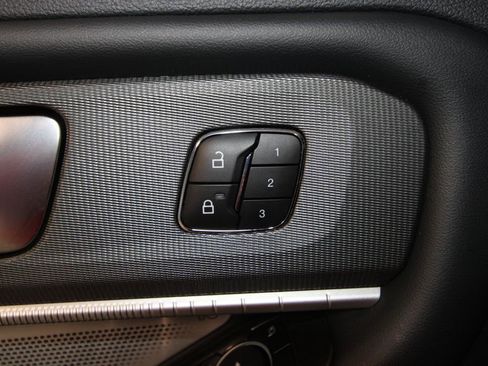 Used 2025 Ford Explorer ST image 10