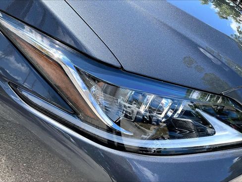 Used 2025 Lexus ES 300h w/ Premium Package FWD image 28