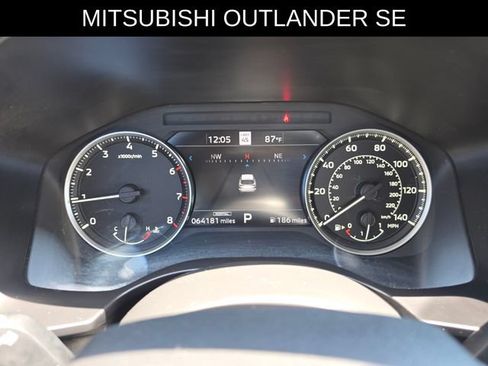 Used 2024 Mitsubishi Outlander SE Black Edition FWD image 33