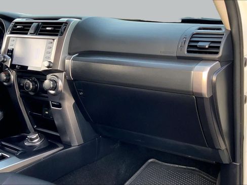 Used 2024 Toyota 4Runner TRD Sport AWD/4WD image 18