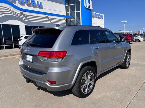 Used 2021 Jeep Grand Cherokee Overland image 2