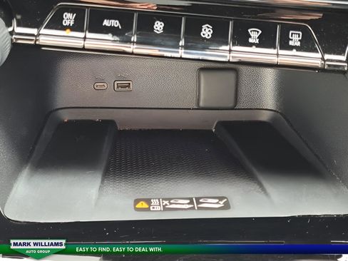 Used 2024 Chevrolet Traverse RS image 56