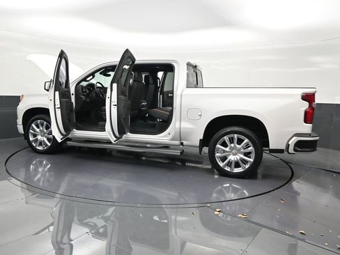 Used 2023 Chevrolet Silverado 1500 High Country w/ High Country Premium Package image 37