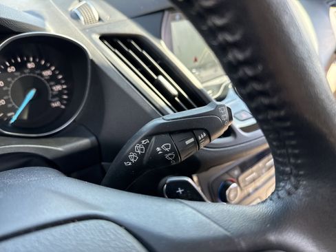 Used 2017 Ford Escape Titanium image 32