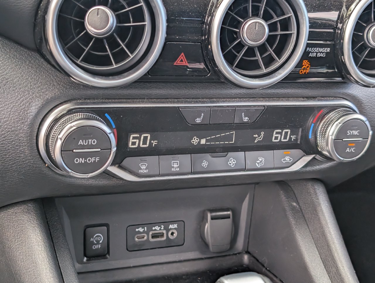 Used 2025 Nissan Sentra SR FWD image 17