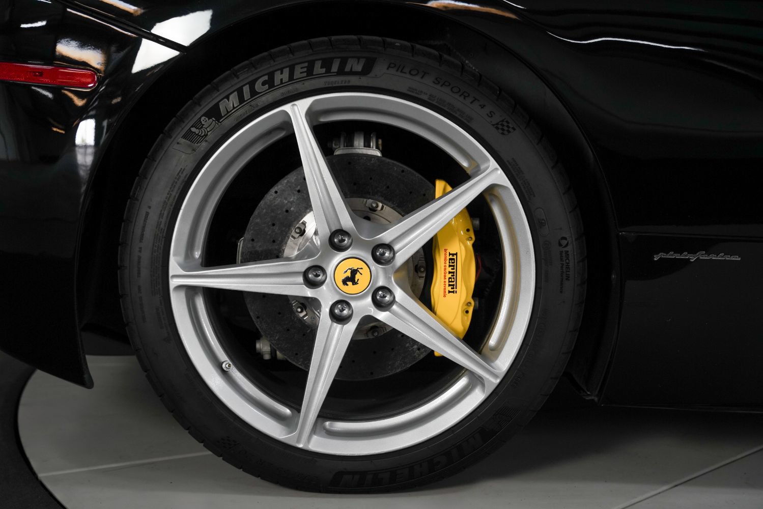 Used 2013 Ferrari 458 Spider RWD image 27