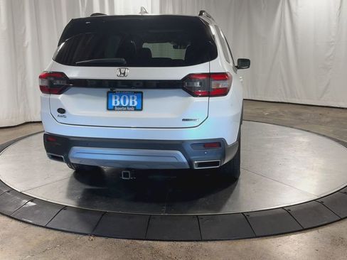 Certified 2023 Honda Pilot Touring image 9