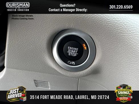 Used 2024 Chrysler Pacifica Touring-L FWD image 26