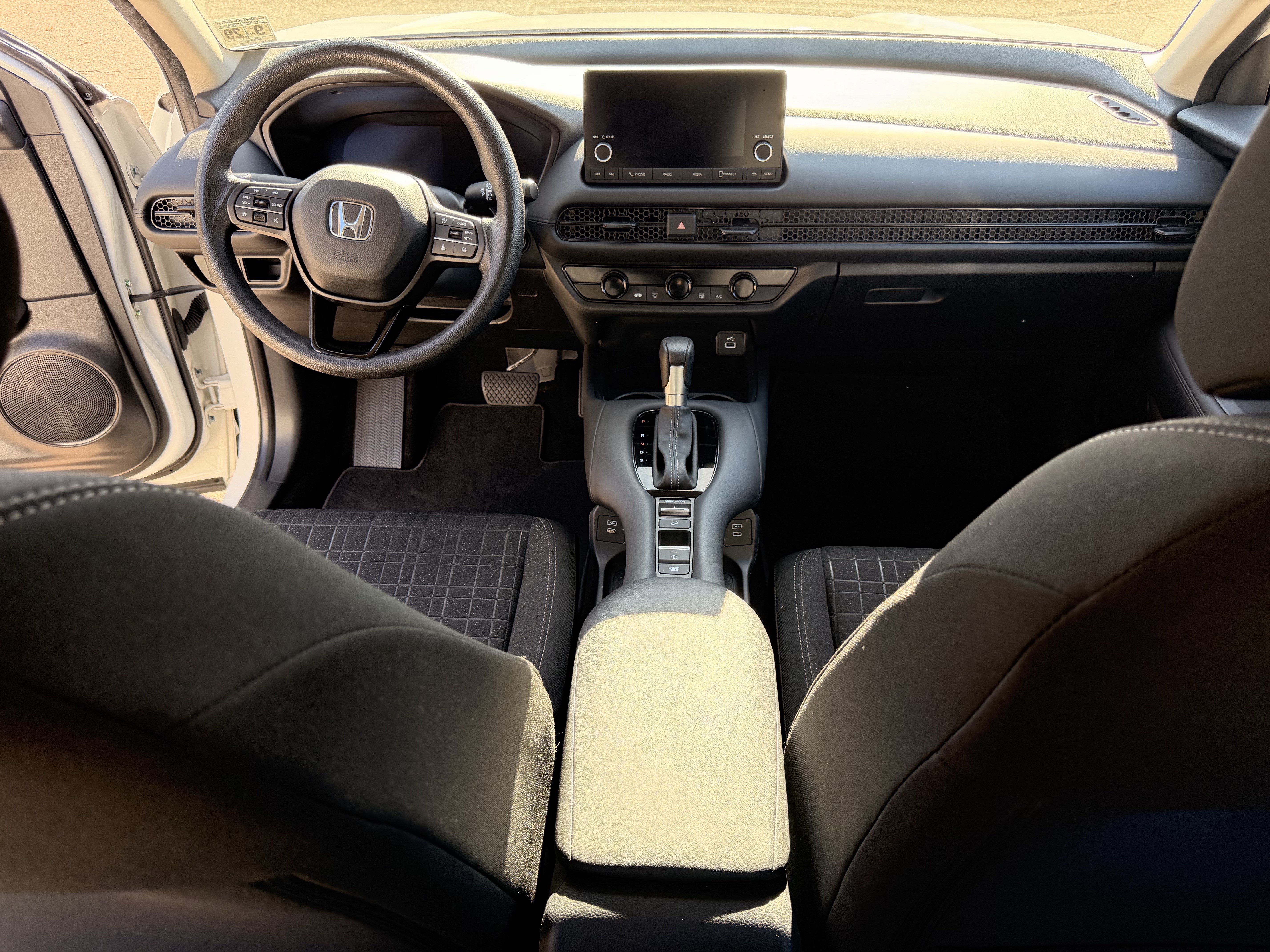 Used 2025 Honda HR-V LX image 15