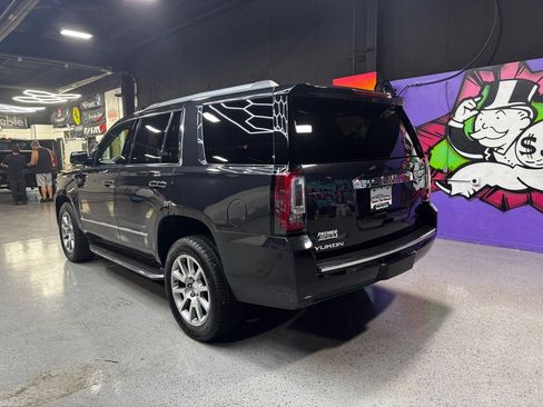 Used 2020 GMC Yukon Denali image 3