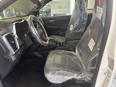 New 2026 GMC Canyon Elevation RWD image 4