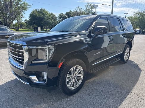 Used 2022 GMC Yukon SLT w/ SLT Luxury Package image 1