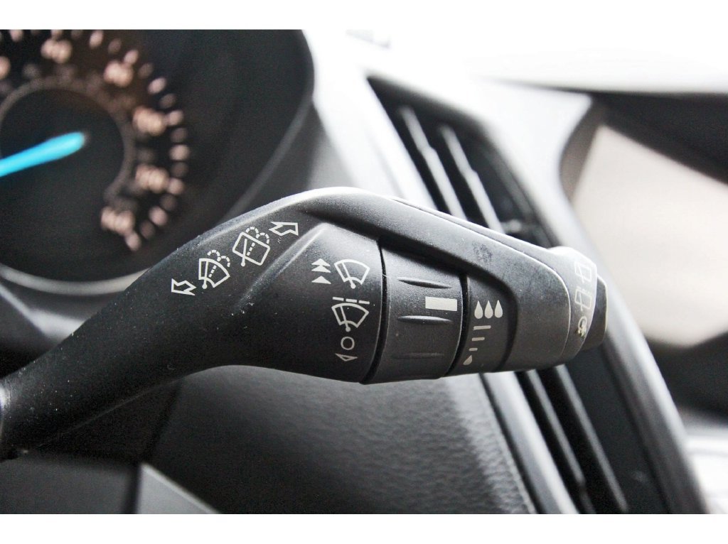 Used 2019 Ford Escape SE FWD image 18
