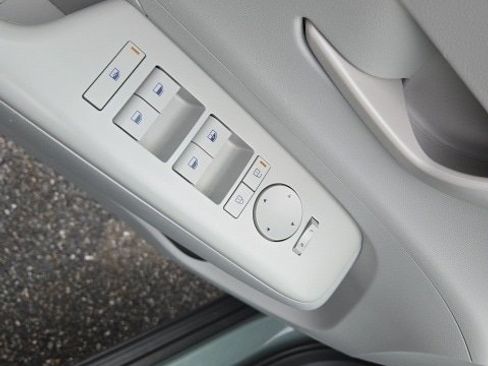 Used 2024 Hyundai Kona SEL image 25