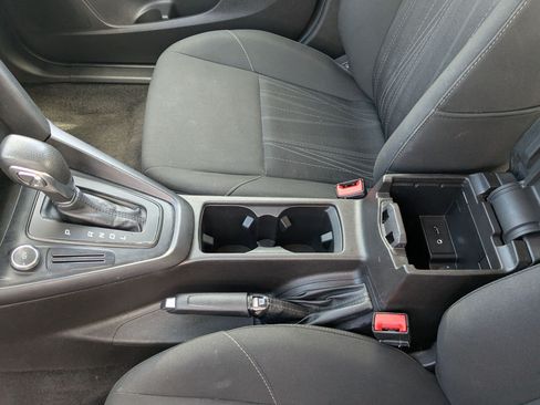Used 2017 Ford Focus SE FWD image 27