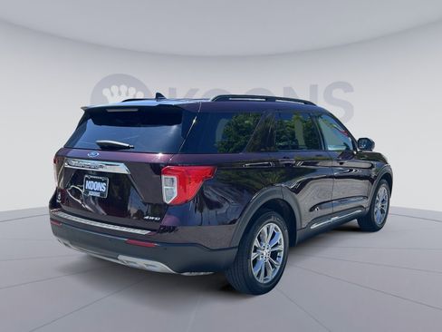 Used 2023 Ford Explorer XLT w/ Equipment Group 202A AWD/4WD image 7