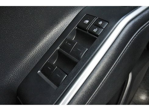 Used 2023 Toyota Highlander XLE FWD image 24