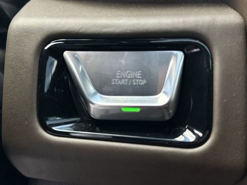 Certified 2025 GMC Yukon Denali Ultimate AWD/4WD image 17