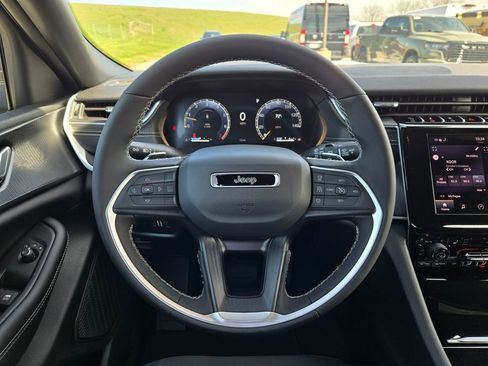 New 2026 Jeep Grand Cherokee L Laredo AWD/4WD image 17
