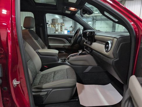 Used 2024 Chevrolet Colorado ZR2 image 14