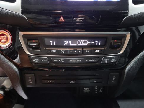 Used 2017 Honda Pilot Touring image 27
