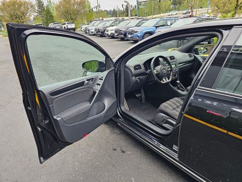 Used 2012 Volkswagen GTI 4-Door FWD image 18