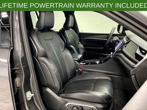 Used 2022 Jeep Grand Cherokee Overland w/ Adv Protech Group III image 10