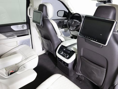 Used 2020 Lincoln Navigator L Black Label w/ Cargo Convenience Package image 43