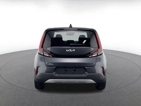 Used 2025 Kia Soul LX w/ LX Technology Package FWD image 7