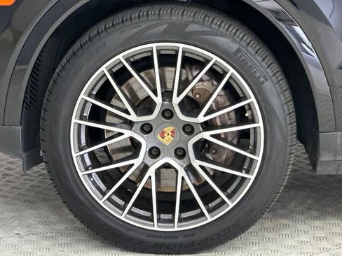Used 2023 Porsche Cayenne AWD/4WD image 11