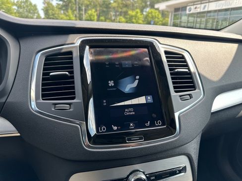 Used 2018 Volvo XC90 T6 Momentum w/ Convenience Package AWD/4WD image 23