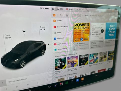 Used 2021 Tesla Model Y Long Range AWD/4WD image 44