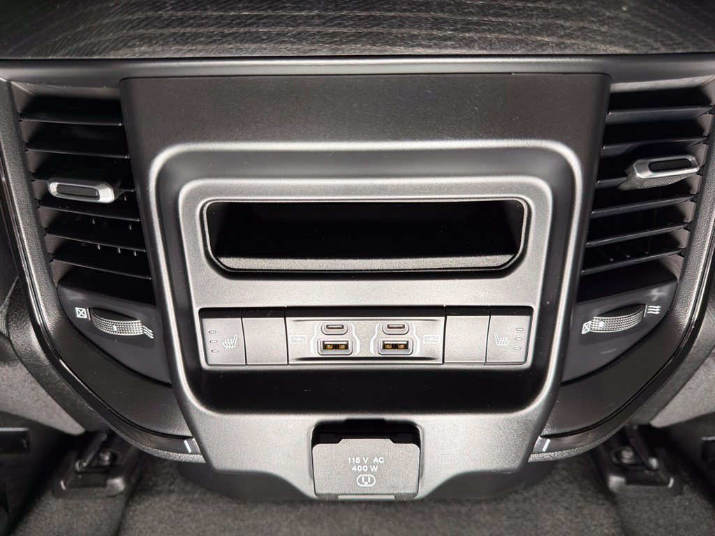 Used 2022 RAM 1500 Limited w/ Body-Colour Bumper Group AWD/4WD image 11