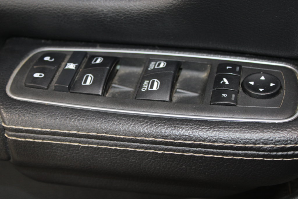 Used 2022 RAM 1500 Laramie AWD/4WD image 25