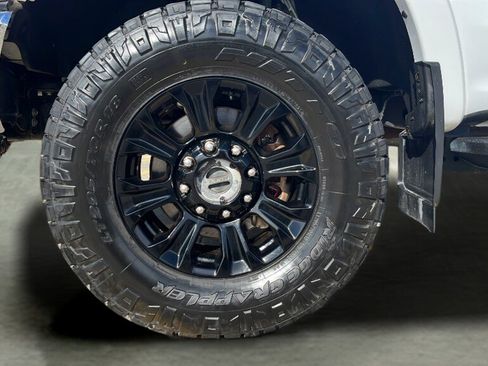 Used 2022 Ford F250 Lariat w/ Tremor Off-Road Package image 14