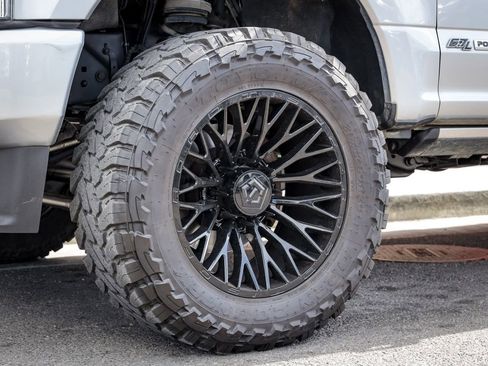 Used 2021 Ford F250 Platinum w/ FX4 Off-Road Package AWD/4WD image 12