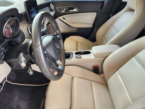 Used 2018 Mercedes-Benz CLA 250 image 15