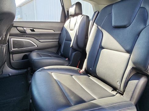Used 2022 Kia Telluride S image 23