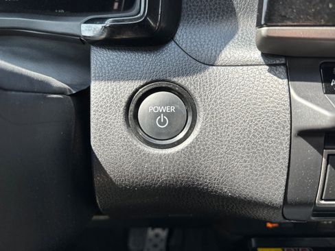 Used 2025 Toyota Camry SE FWD image 30