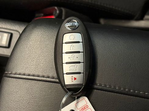 Used 2018 Nissan Rogue SV w/ Premium Package AWD/4WD image 17