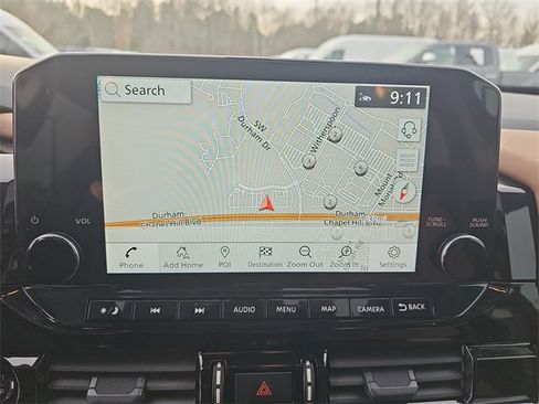 Used 2025 Nissan Pathfinder Platinum image 23