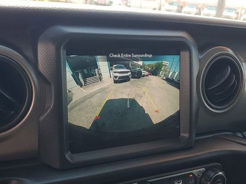 Certified 2022 Jeep Wrangler Unlimited Sport image 23