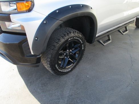 Used 2019 Chevrolet Silverado 1500 Custom Trail Boss w/ Custom Convenience Package image 12