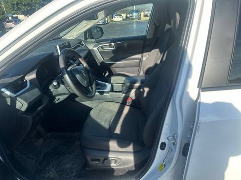 Used 2024 Toyota RAV4 XLE AWD/4WD image 12
