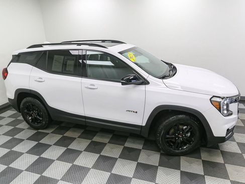Used 2023 GMC Terrain AT4 AWD/4WD image 5